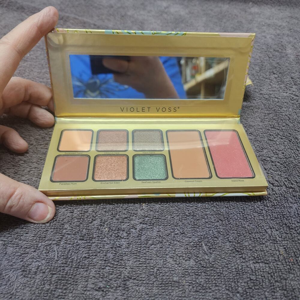 Violet Voss eyeshadow and face pallet new never used b34